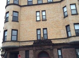 664 W Oakdale Ave APT 4, Chicago, IL 60657