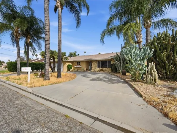 2004 E Campus Way, Hemet, CA 92544