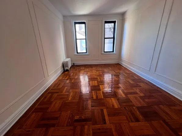 2165 Matthews Avenue image 4 of 6