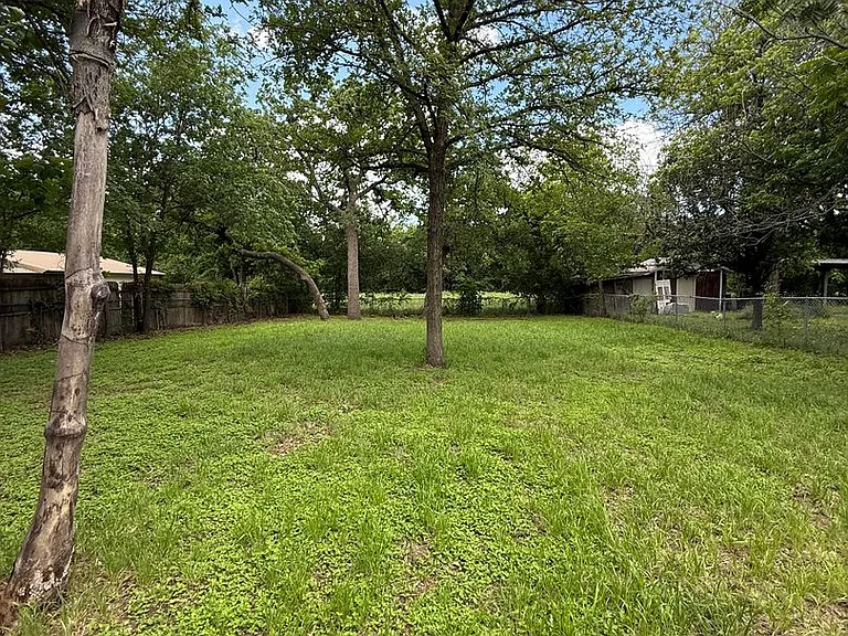 1205 NW 1st Ave — Photo 16