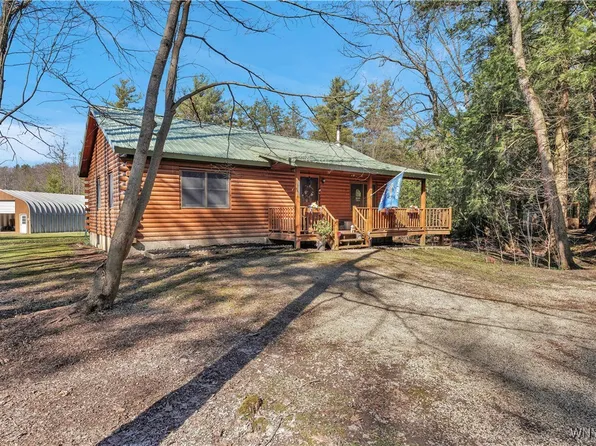 1775 Birch Crescent Dr, Arcade, NY 14009