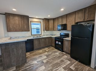 849 Kansas St #849, Belleville, MI 48111