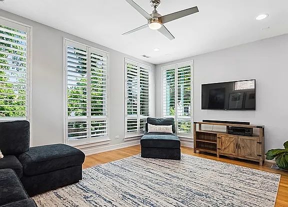4th image of 2253 W Huron St #2