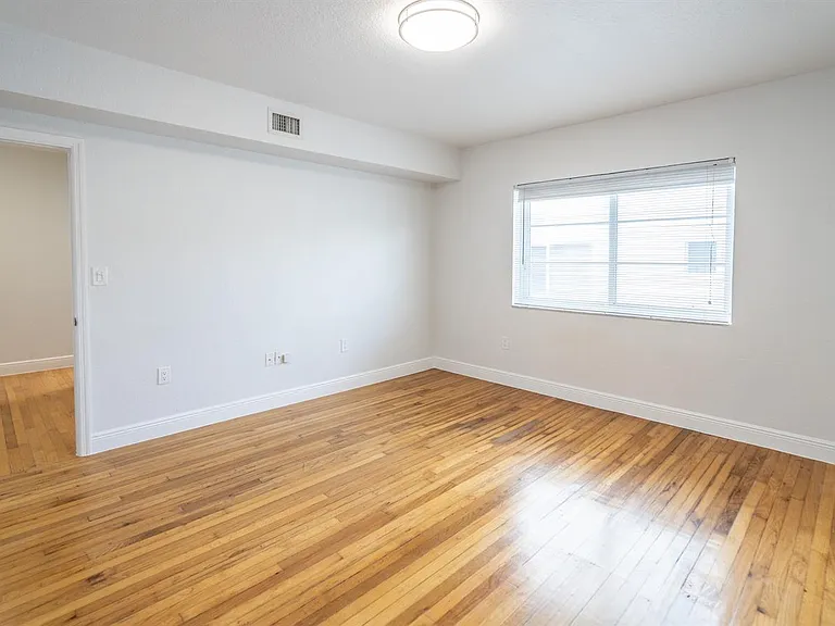 1007 Bay Dr #203 — Photo 20