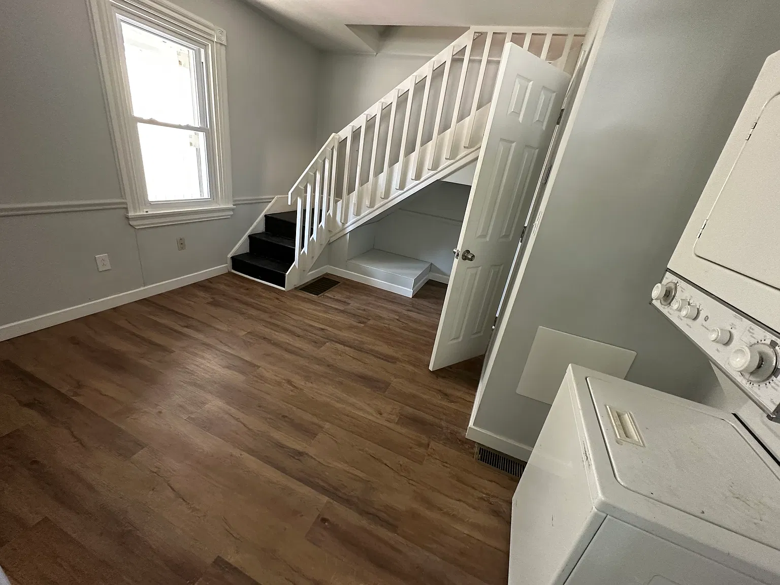 1 bed, 900 sqft, $1,200 — Photo 2
