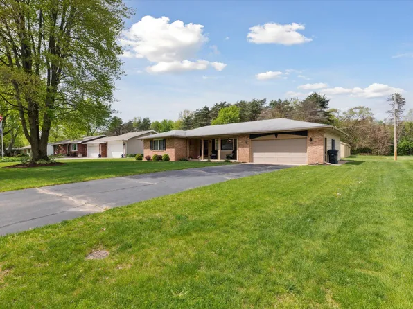 6649 Weatherford Dr, Coloma, MI 49038
