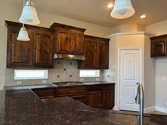 4th image of 6117 Mickelson Way