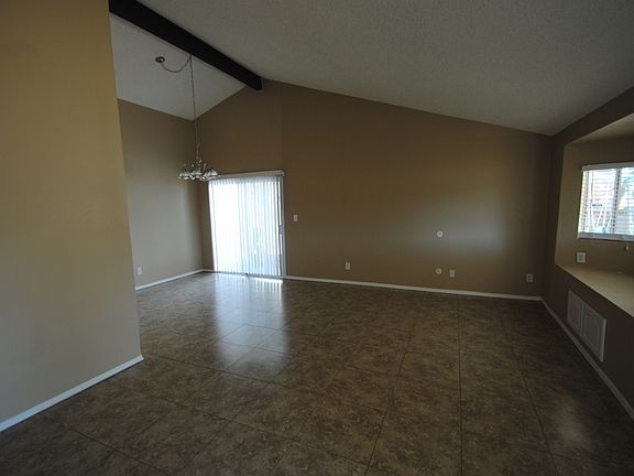 3rd image of 4016 E Burgess Ln