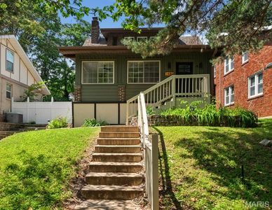1433 Hawthorne Pl, Saint Louis, MO, 63117