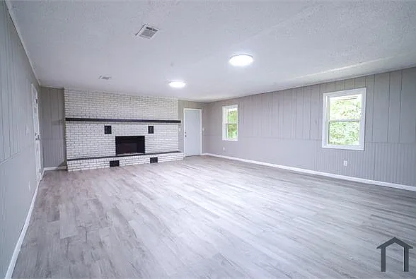 5 bed, $2,600 — Photo 4