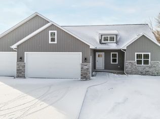 N9537 Handel Dr, Appleton, WI 54915