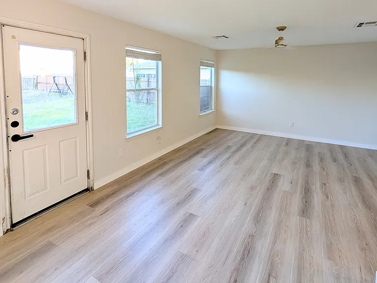 Living room (back door)