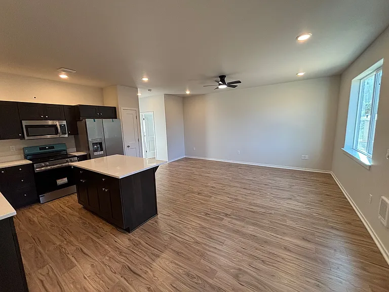 2723 NW 12th Ave — Photo 8