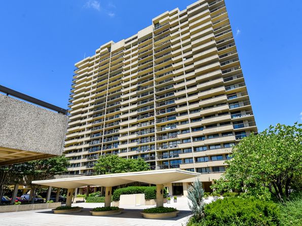 400 Madison St APT 1210