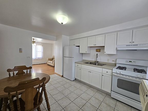 5th image of 6952 W 65th St APT 3B