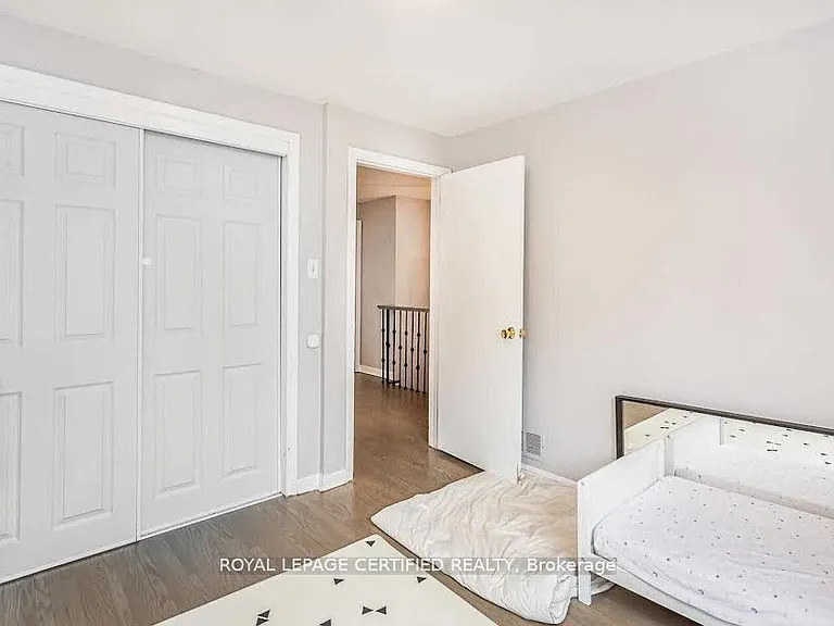 1466 Seagram Ave — Photo 18