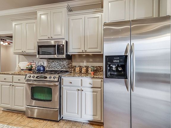 4th image of 634 Beacon Dr