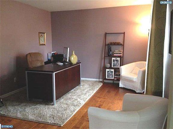 3rd image of 5 Arrowwood Dr
