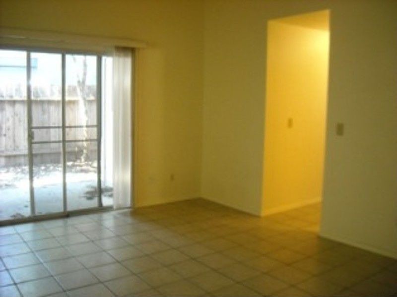1st image of 2731 Plantation Pl