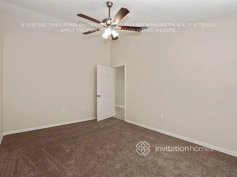 7651 NW 168th Ter — Photo 10