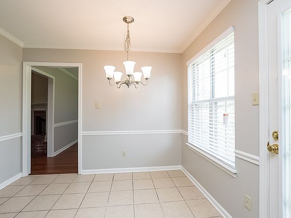 5th image of 1640 Saddle Ln