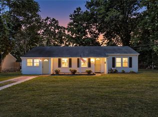 4 Cottage Ln, Newport News, VA 23603