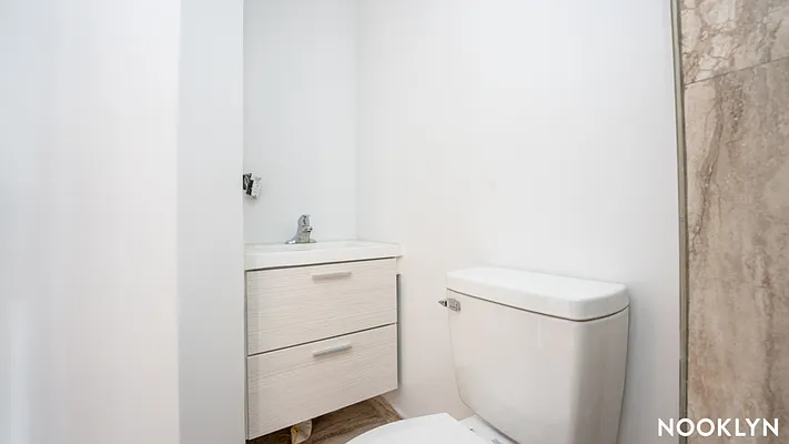 Rented by Nooklyn NYC LLC | media 30