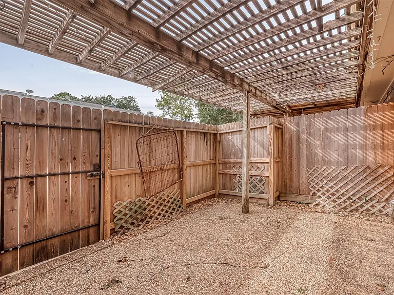 10217 Longmont Dr — Photo 31