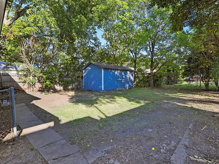 4612 Capitol Ave — Photo 4