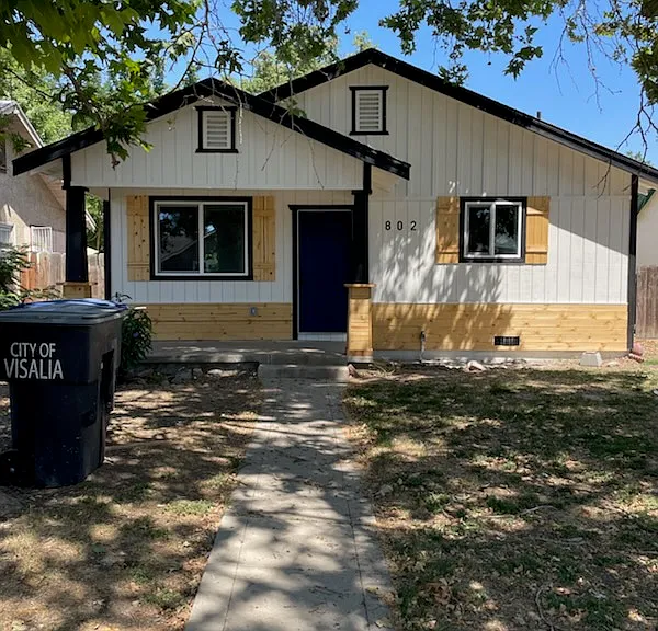 802 S Locust St — Photo 1
