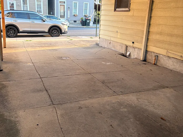 636 Walnut St — Photo 14