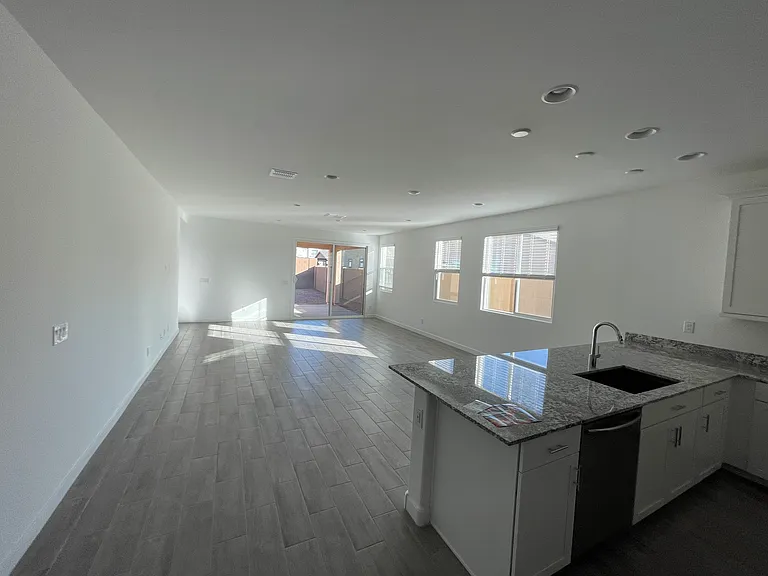 3315 S Piedra — Photo 8