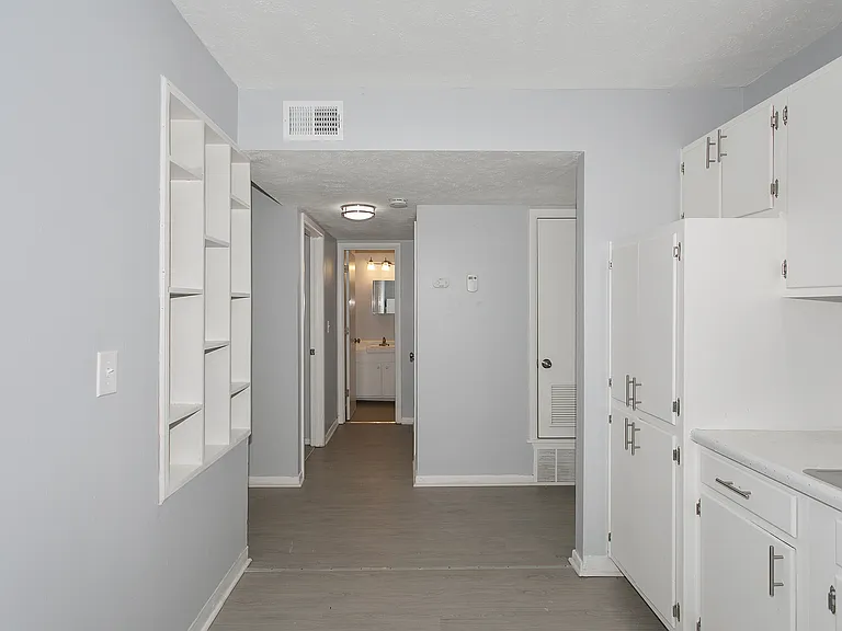 1733 W 24th St #22 — Photo 5