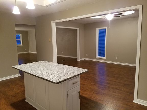 2nd image of 1905 Sunnyslope Dr