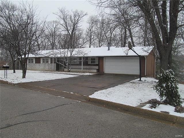 1st image of 18 Crescent Dr