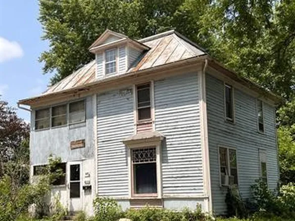 327 6th Street, Baraboo, WI 53913