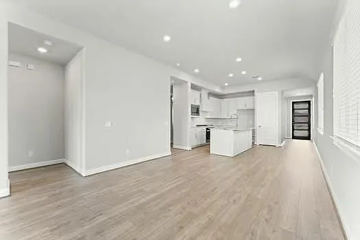 724 Lake Lacosta Dr — Photo 15
