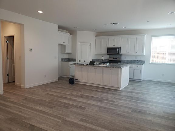 4th image of 4049 Gloster Way