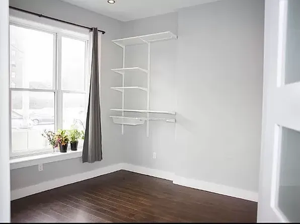 125 Park Avenue image 1 of 10