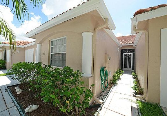 Home For Sale In Villa San Remo