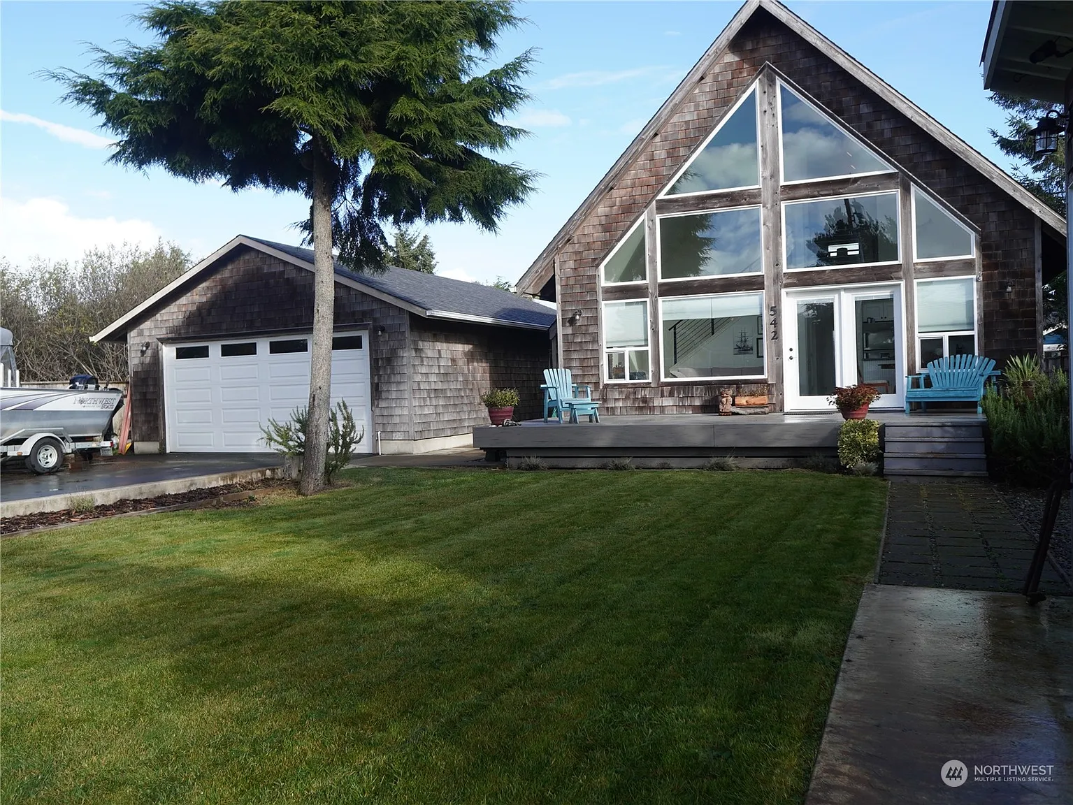 542 Ocean Shores Boulevard SW photo 1