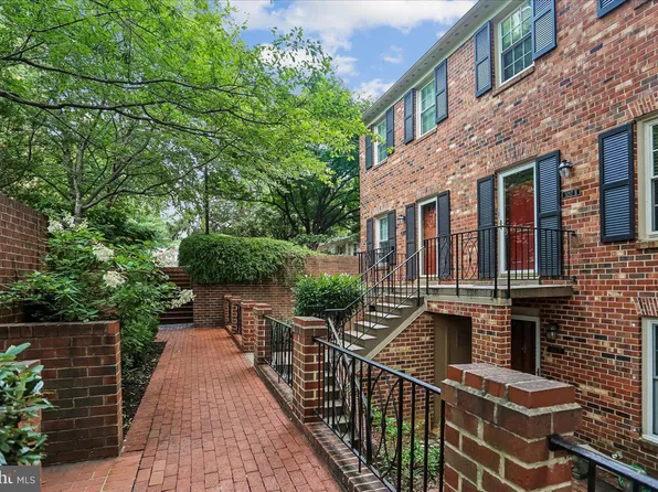 3217 Sutton Pl NW APT A, Washington, DC 20016