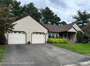 1 Darien Ct, Manchester Township, NJ