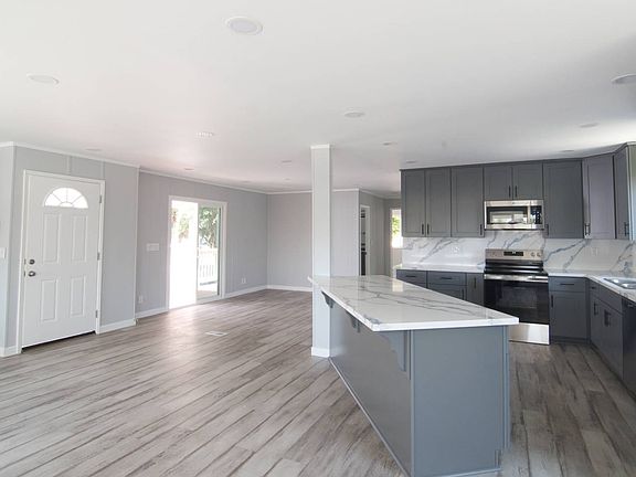 3rd image of 24303 Woolsey Canyon Rd Space 92