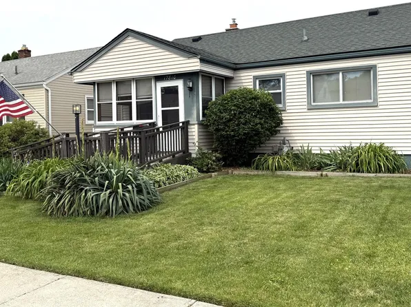 17810 Brinson St, Riverview, MI 48193