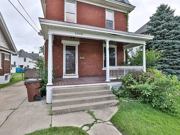 3rd image of 2008 Crown Ave