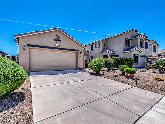 3rd image of 1139 W VINEYARD PLAINS Drive