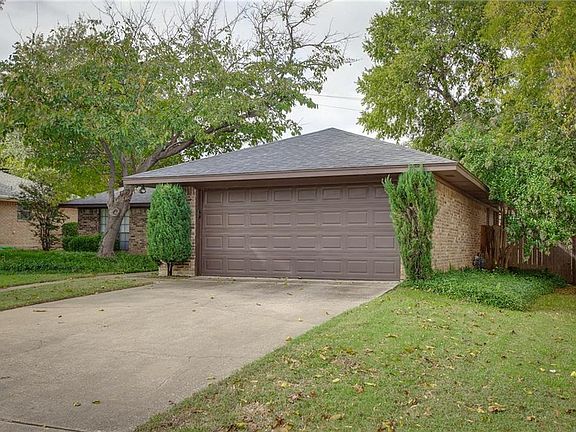 2nd image of 1920 Aspen Dr