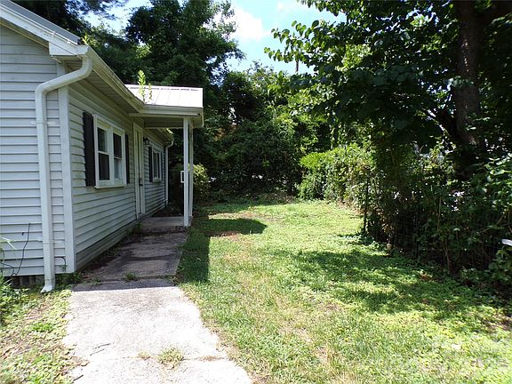 3rd image of 2131 Somerset Dr #441