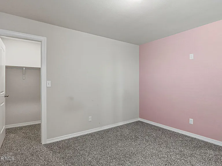 7509 Enchanted Park Dr — Photo 41
